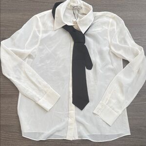 Alice & Olivia cream 100% silk  Dress Shirt with Black Tie new with tag small